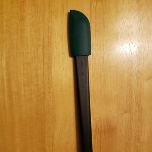 NWT Tupperware Silicone Small Spatula
